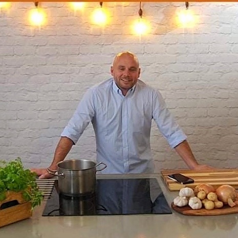 Scott Dougall, experienced chef and caterer
